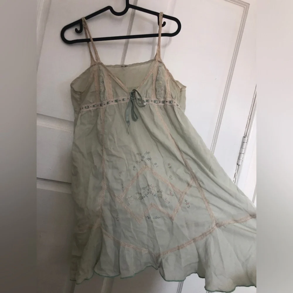 Vintage Babydoll Slip Embroidered Flowers Embroidery VTG - Picture 4 of 8